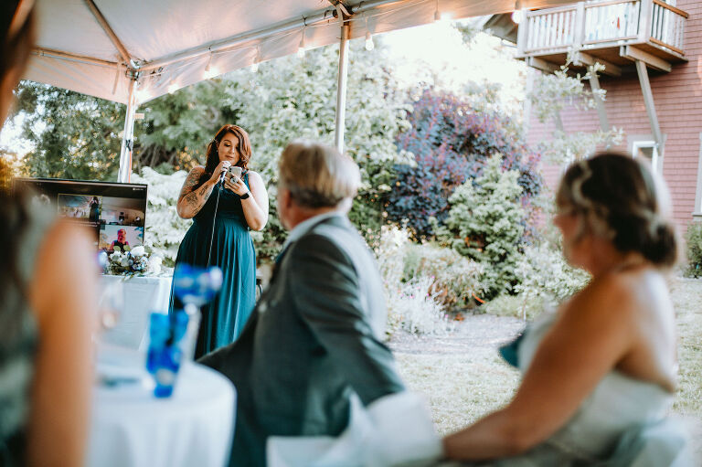 Jay's daughter gives a speech to her father and Kirsten. 